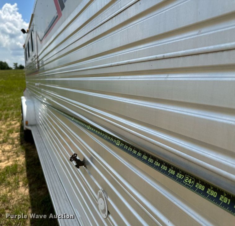 image for item OG9051 2000 C&C  horse trailer