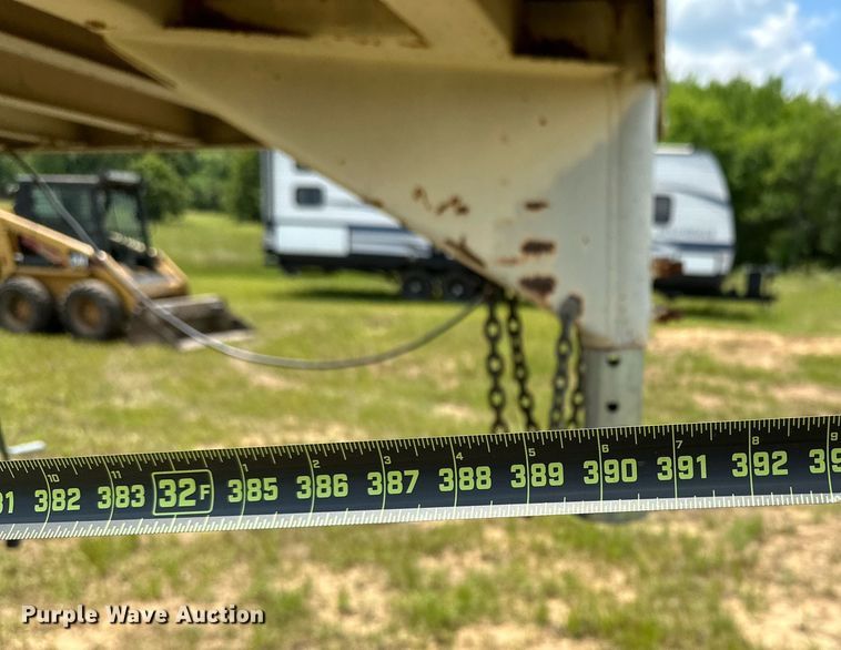 image for item OG9051 2000 C&C  horse trailer