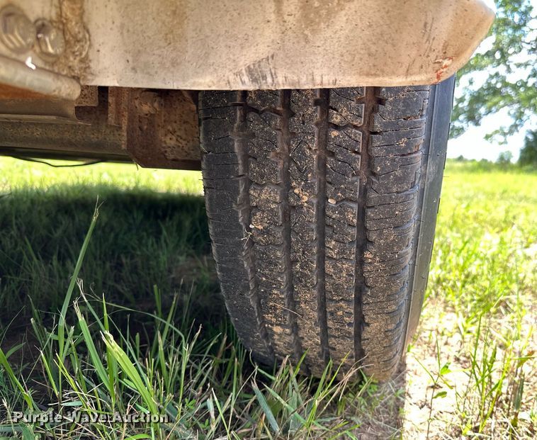 image for item OG9051 2000 C&C  horse trailer