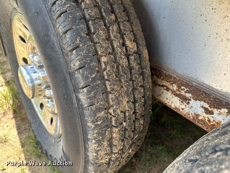 image for item OG9051 2000 C&C  horse trailer