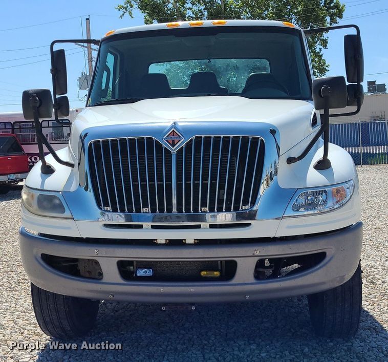 image for item DK1959 2015 International DuraStar 4300  truck cab and chassis