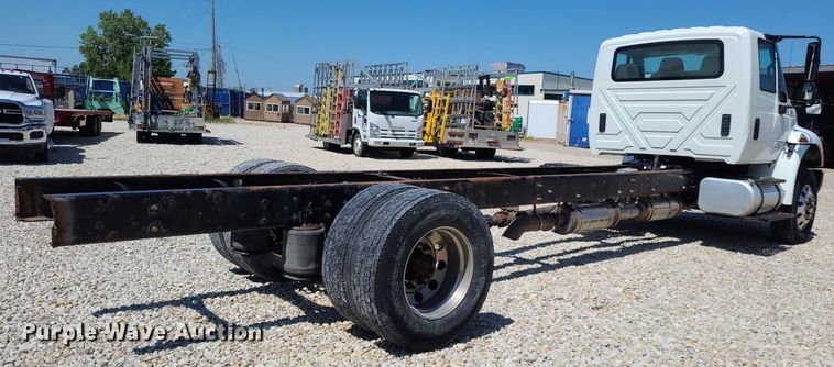 image for item DK1959 2015 International DuraStar 4300  truck cab and chassis