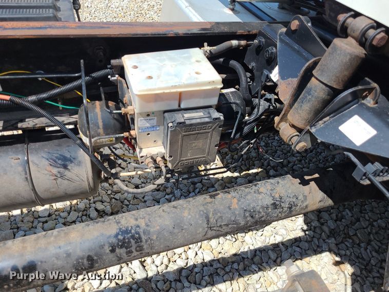 image for item DK1959 2015 International DuraStar 4300  truck cab and chassis