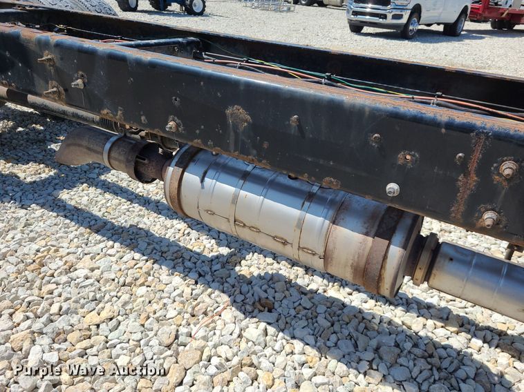 image for item DK1959 2015 International DuraStar 4300  truck cab and chassis