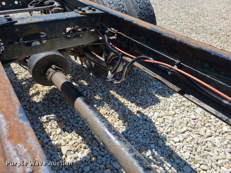 image for item DK1959 2015 International DuraStar 4300  truck cab and chassis