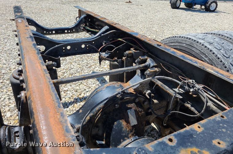 image for item DK1959 2015 International DuraStar 4300  truck cab and chassis