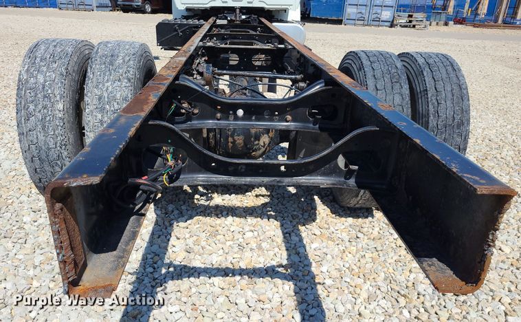 image for item DK1959 2015 International DuraStar 4300  truck cab and chassis