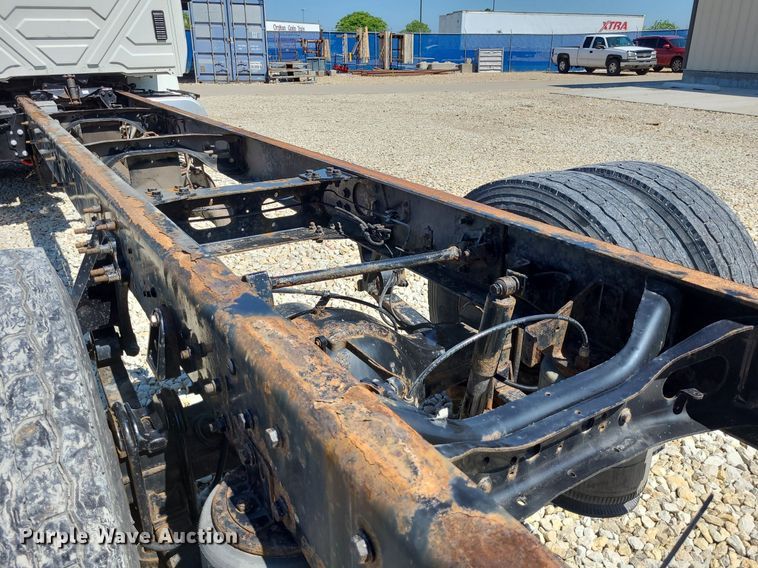 image for item DK1959 2015 International DuraStar 4300  truck cab and chassis