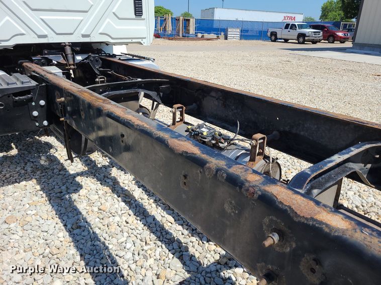 image for item DK1959 2015 International DuraStar 4300  truck cab and chassis