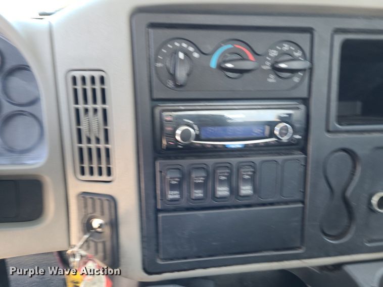 image for item DK1959 2015 International DuraStar 4300  truck cab and chassis