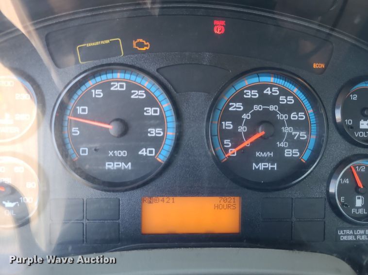 image for item DK1959 2015 International DuraStar 4300  truck cab and chassis