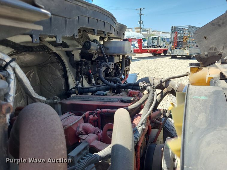 image for item DK1959 2015 International DuraStar 4300  truck cab and chassis