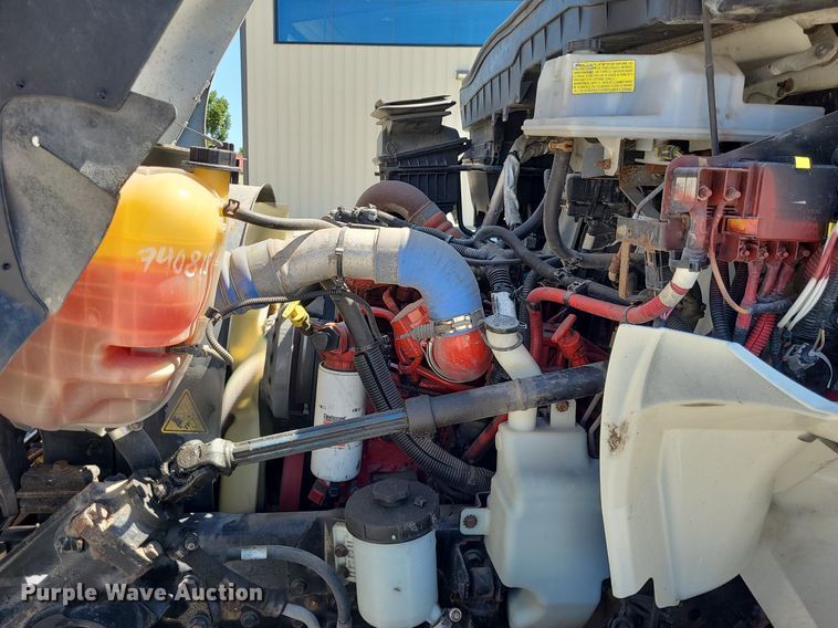 image for item DK1959 2015 International DuraStar 4300  truck cab and chassis