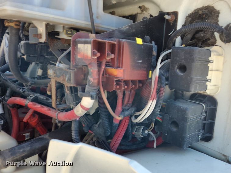 image for item DK1959 2015 International DuraStar 4300  truck cab and chassis