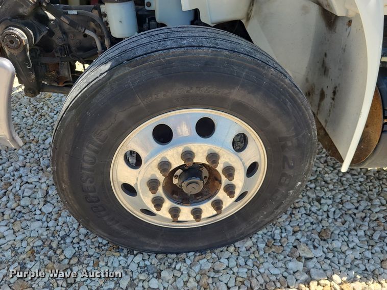 image for item DK1959 2015 International DuraStar 4300  truck cab and chassis