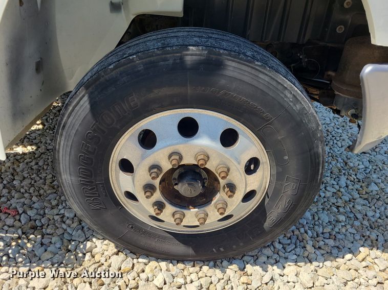 image for item DK1959 2015 International DuraStar 4300  truck cab and chassis