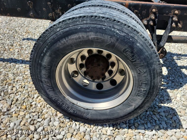 image for item DK1959 2015 International DuraStar 4300  truck cab and chassis