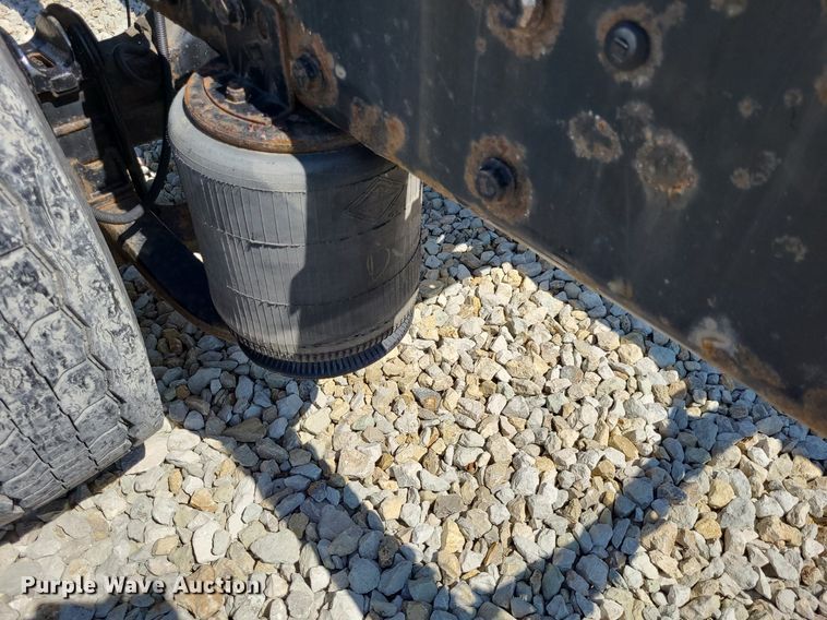 image for item DK1959 2015 International DuraStar 4300  truck cab and chassis