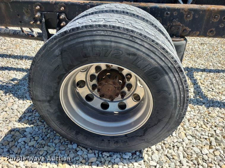 image for item DK1959 2015 International DuraStar 4300  truck cab and chassis