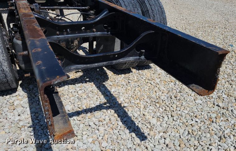 image for item DK1959 2015 International DuraStar 4300  truck cab and chassis