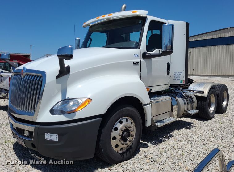 image for item DK1961 2018 International LT625  semi truck