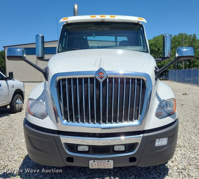 image for item DK1961 2018 International LT625  semi truck