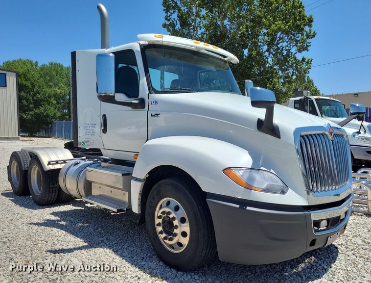 image for item DK1961 2018 International LT625  semi truck