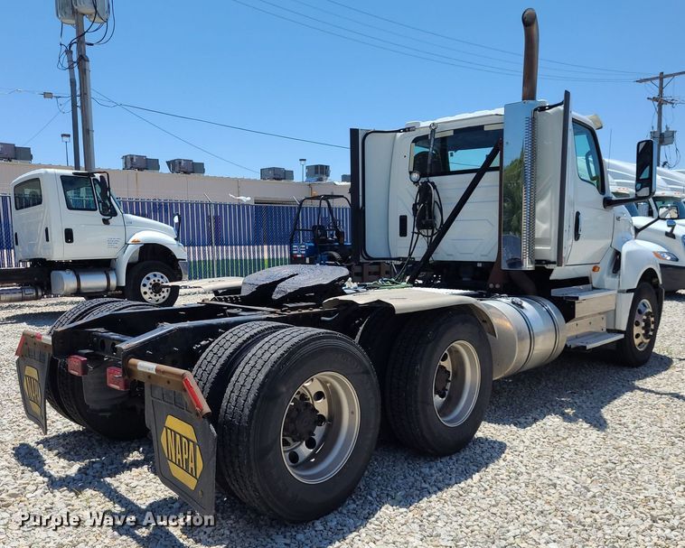 image for item DK1961 2018 International LT625  semi truck