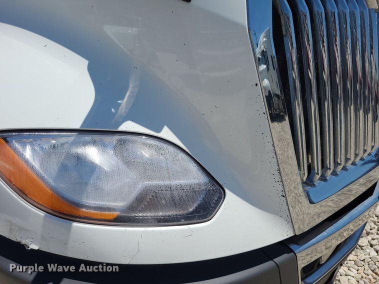 image for item DK1961 2018 International LT625  semi truck