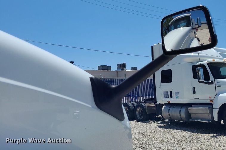 image for item DK1961 2018 International LT625  semi truck