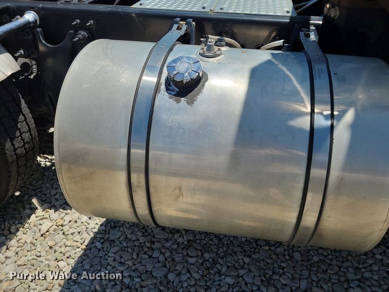 image for item DK1961 2018 International LT625  semi truck