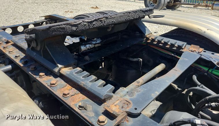 image for item DK1961 2018 International LT625  semi truck