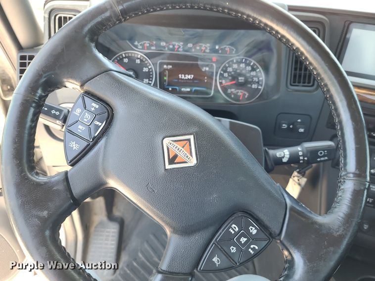 image for item DK1961 2018 International LT625  semi truck