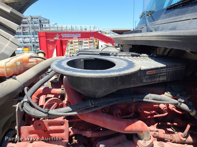 image for item DK1961 2018 International LT625  semi truck