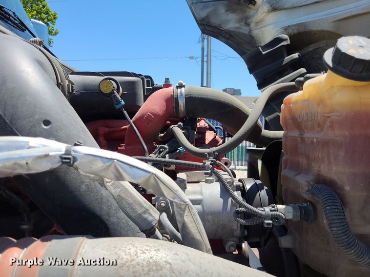 image for item DK1961 2018 International LT625  semi truck