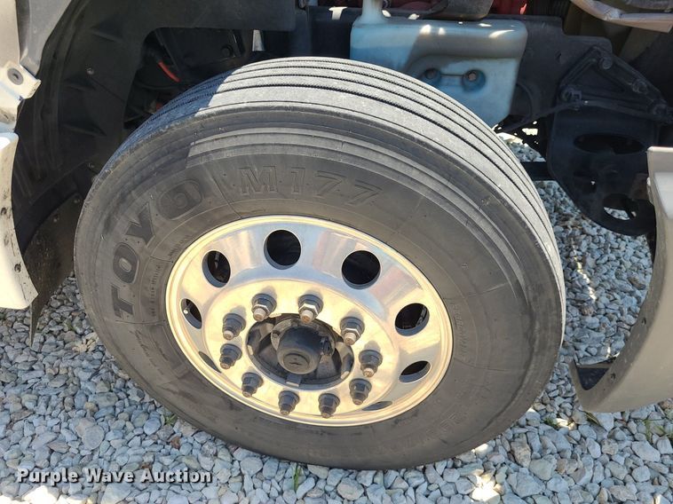 image for item DK1961 2018 International LT625  semi truck