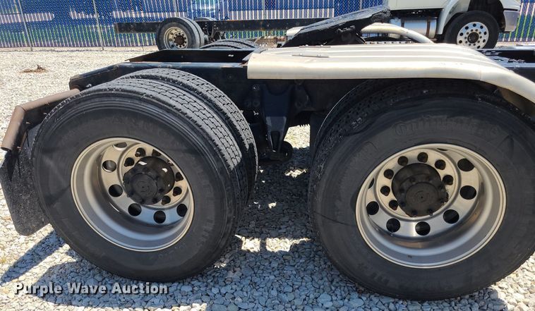 image for item DK1961 2018 International LT625  semi truck