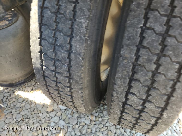 image for item DK1961 2018 International LT625  semi truck