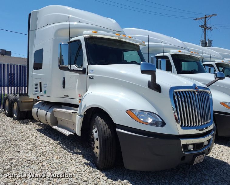 image for item DK1962 2020 International LT625  semi truck