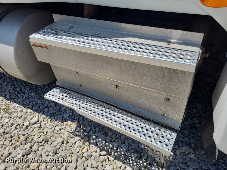 image for item DK1962 2020 International LT625  semi truck