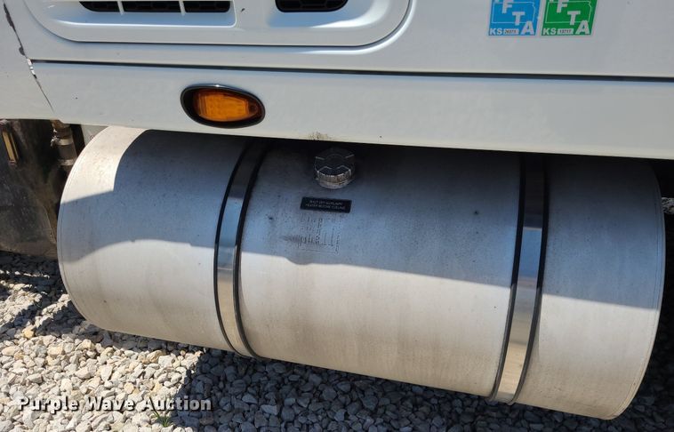 image for item DK1962 2020 International LT625  semi truck