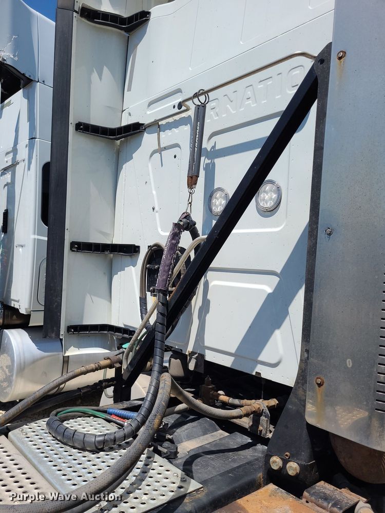 image for item DK1962 2020 International LT625  semi truck