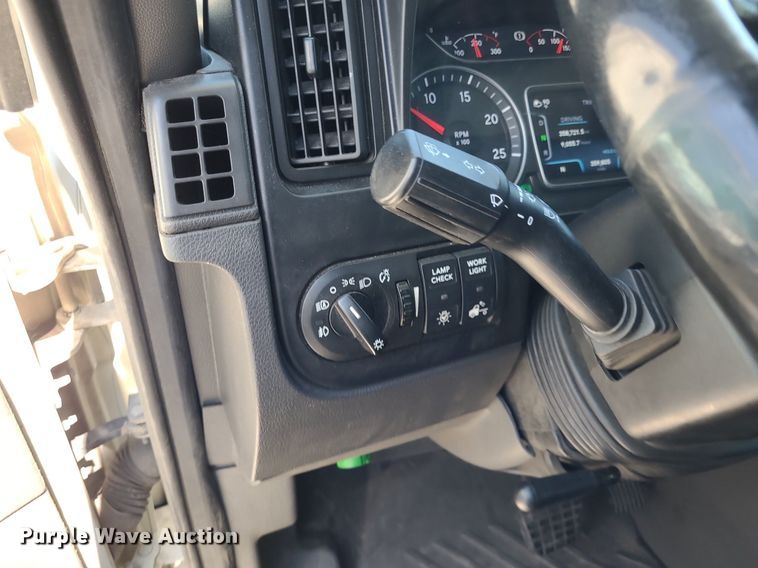 image for item DK1962 2020 International LT625  semi truck