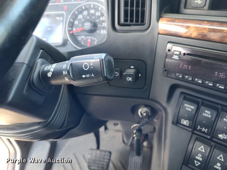 image for item DK1962 2020 International LT625  semi truck