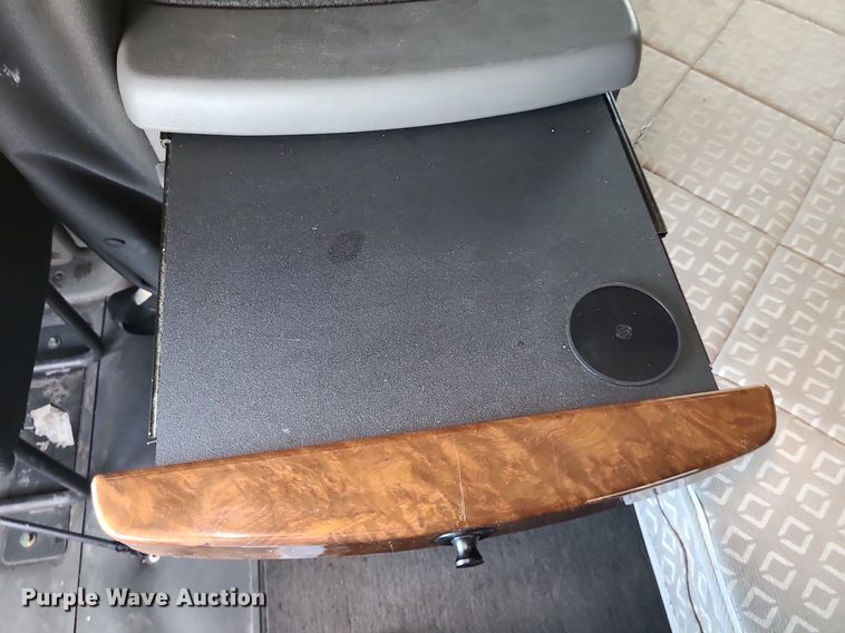 image for item DK1962 2020 International LT625  semi truck