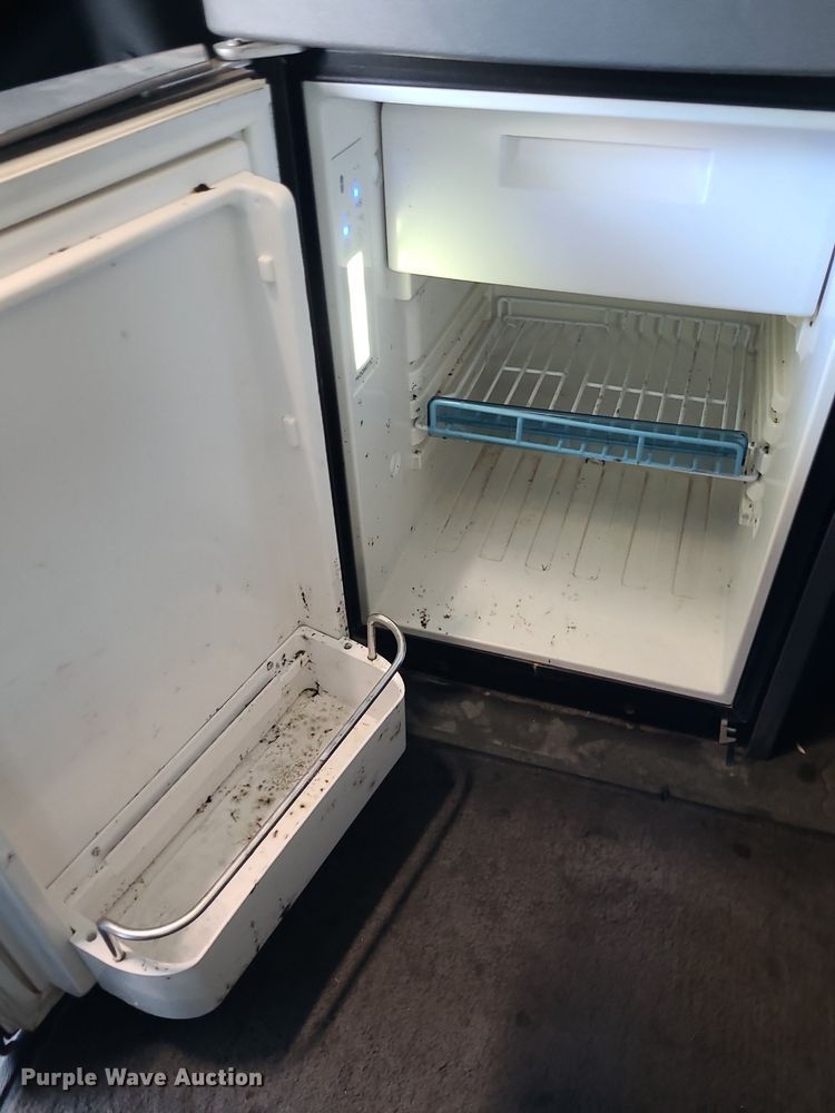 image for item DK1962 2020 International LT625  semi truck