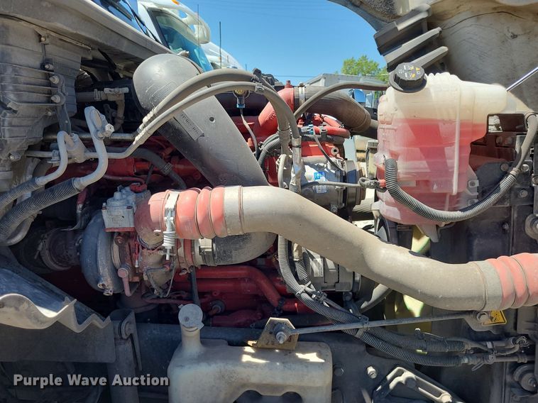 image for item DK1962 2020 International LT625  semi truck