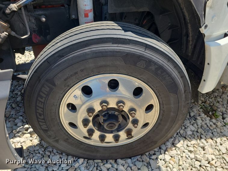 image for item DK1962 2020 International LT625  semi truck