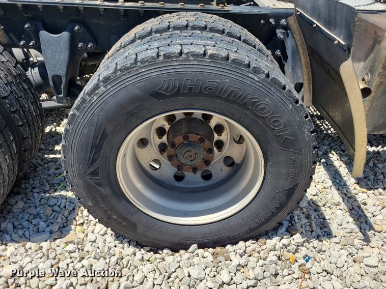 image for item DK1962 2020 International LT625  semi truck