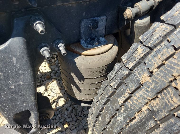 image for item DK1962 2020 International LT625  semi truck